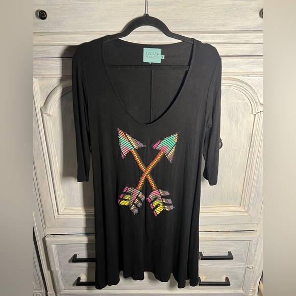 Judith March Dresses & Skirts - Judith March Black Jersey Deep V-Neck‎ Embroidered Arrows Dress Boho Flowy